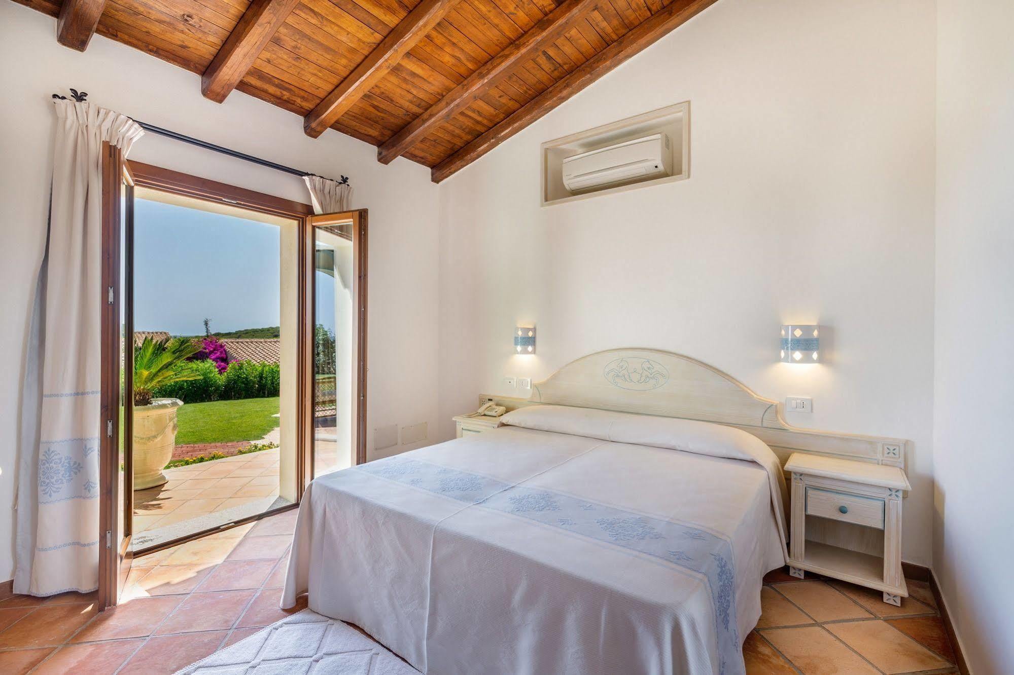 Hotel Costa Caddu San Teodoro  Eksteriør bilde